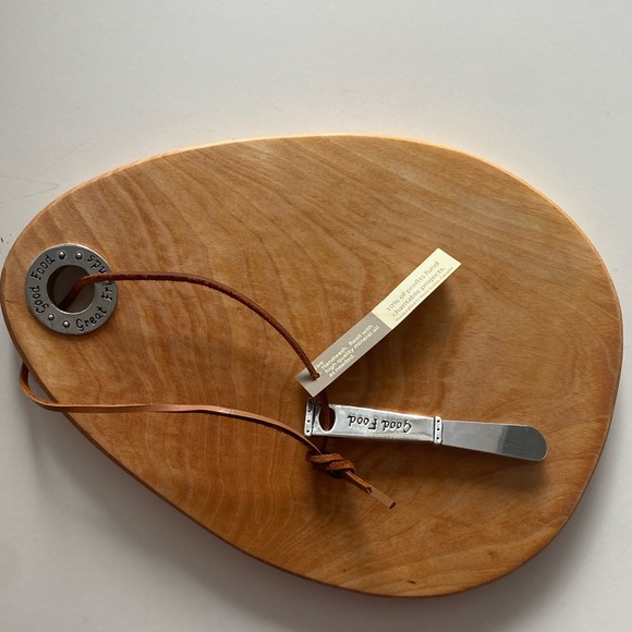NWT Cutting Board and Cheese Knife Gift Set - Picture 2 of 7